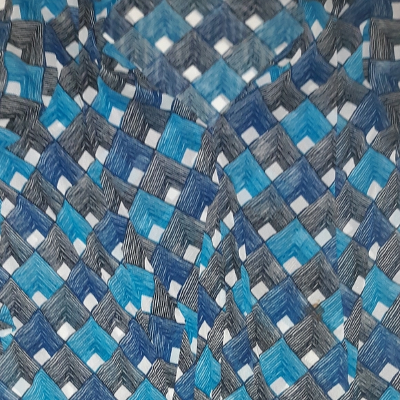 Beautiful NWT Plus Size V-neck Shirred 3/4 sleeve - Picture 8 of 13